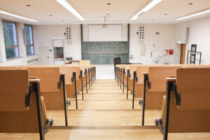 山口大学職員、学生の個人情報を963名に向け一斉誤送信　メールファイル添付ミス